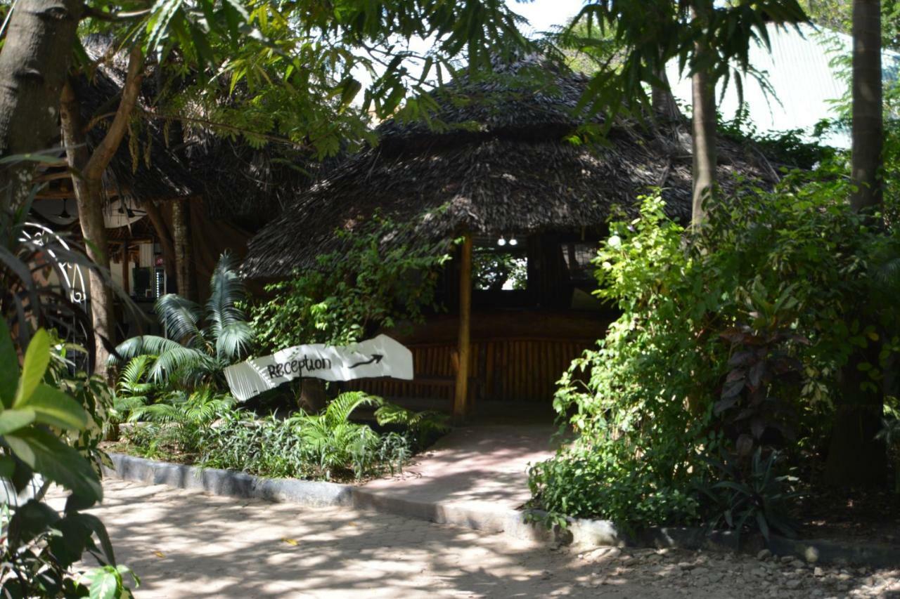 Hotel Triniti Oysterbay Dar es Salaam Exterior foto